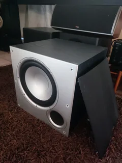 Polk audio PSW10 active 10 inch subwoofer in immaculate condition with deep bass outputs that will s