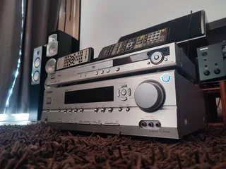 Onkyo TX-SR504E 7.1 surround sound amplifier with Onkyo DVD player with HDMI in excellent condition