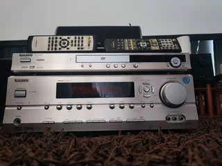 Onkyo TX-SR504E 7.1 surround sound amplifier with Onkyo DVD player with HDMI in excellent condition