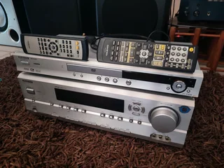 Onkyo TX-SR504E 7.1 surround sound amplifier with Onkyo DVD player with HDMI in excellent condition