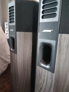 Bose 701 floorstanding speakers in immaculate condition with high-end audio output and bass perfect