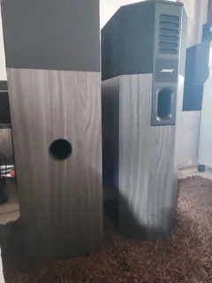 Bose 701 floorstanding speakers in immaculate condition with high-end audio output and bass perfect