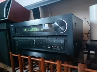 Onkyo TX-NR809 HDMI ARC 9.2 receiver amplifier at 135 watts per a channel with remote in excellent c