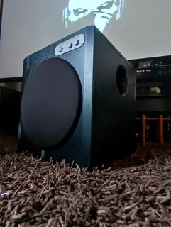 Yamaha YST-RSW300 active 270 watt RMS 10 inch subwoofer with deep bass output to shake your home per