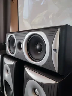 JPW 5.0 surround sound floorstanding set with centre speaker in immaculate condition with high-end a