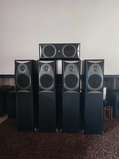JPW 5.0 surround sound floorstanding set with centre speaker in immaculate condition with high-end a