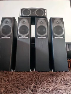 JPW 5.0 surround sound floorstanding set with centre speaker in immaculate condition with high-end a