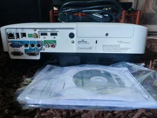 Epson EB-2245U projector 1920*1200 4200 lumens 16:10 Hi-Definition multi media projector in immacula