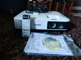 Epson EB-2245U projector 1920*1200 4200 lumens 16:10 Hi-Definition multi media projector in immacula