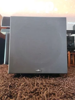 Castle Cube active 10 inch subwoofer in immaculate condition with high-end bass output perfect for m