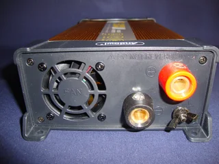 2000W PORTABLE POWER INVERTER.