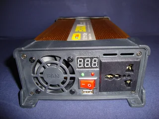 2000W PORTABLE POWER INVERTER.