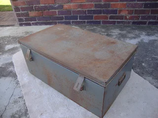 Metal Trunk/toolbox