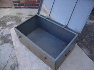 METAL TRUNK/TOOLBOX