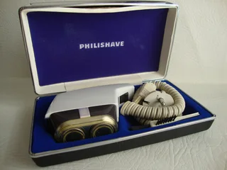 Vintage Electric  Philishave Twin Head With Built In Side Trimmer (made In Holland).