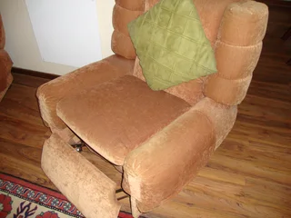 LOUNGE SUITE - 4  PIECE PARKER KNOLL.