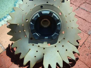 SWIMMING POOL CLEANER