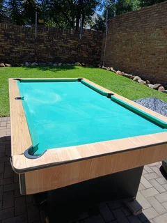 Pool Tabke &amp; Acessories