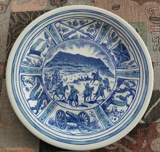 5 x The Heritage Collection Display Plates