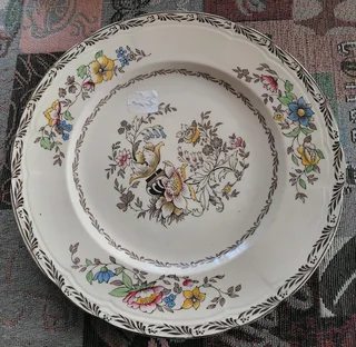 Antique Collector Display Plates