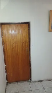 Im looking for couple or single persons please 