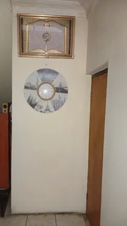 Im looking for couple or single persons please 