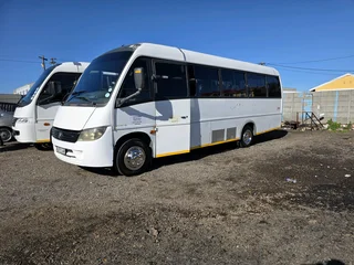 25 Seater Mercedes-Benz Vicino Bus
