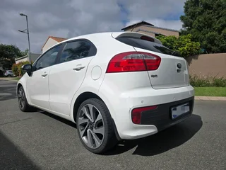 2015 KIA RIO 1.4 TEC MANUAL GEARBOX