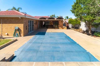 One bedroom in a 4 bedroom house