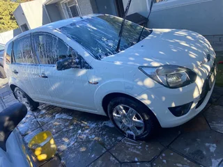 2013 Ford Figo Hatchback