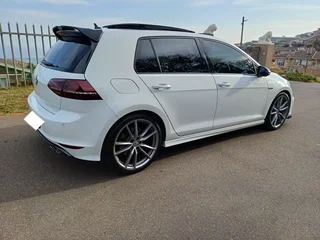 2017 Volkswagen (VW) Golf 7 R 2.0 TSi R DSG (213 kW)