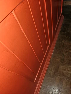 Cupboard with 2 shelves