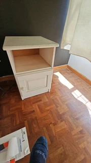 Bedside tables/cupboards