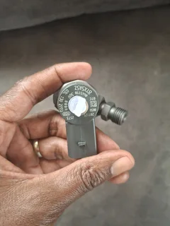 VW Audi 2.0 TDI 03L130277J diesel injector