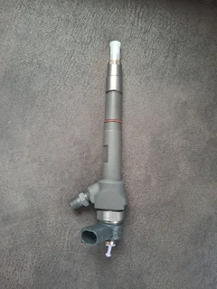 VW Audi 2.0 TDI 03L130277J diesel injector