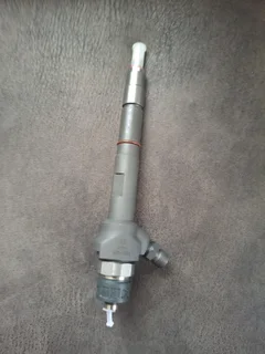 VW Audi 2.0 TDI 03L130277J diesel injector