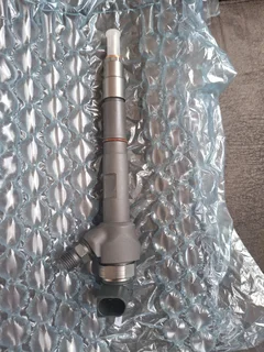 VW Audi 2.0 TDI 03L130277J diesel injector