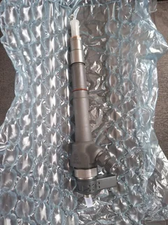 VW Audi 2.0 TDI 03L130277J diesel injector