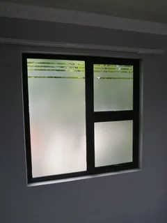 Safe 2bedroom flat by berea spar,BP garage,EDUVOS,medicross, dischem pharmacy,Jules on Jarvis,sanook