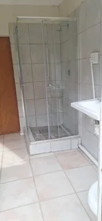 Very spacious clean one bedroom  flat