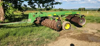 John Deere 670 32 Disc