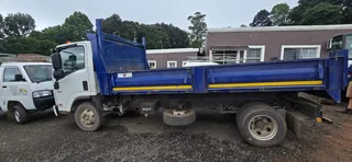 Isuzu Drop Side Tripper And Bobcat