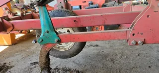 KVERNELAND CLG 5 TINE RIPPER