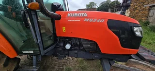 KUBOTA M9540 - 4X4