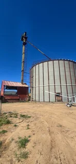 SILO AND ELEVATORS 1000 TON