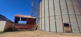 SILO AND ELEVATORS 1000 TON