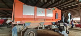 MERC TRUCH 1823 SERIES ITALFEEDER CONVERSTION FOR FEED