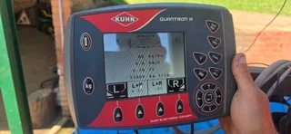 KHUN MDS 19.1Q FERTILIZER SPREADER