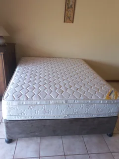 Henwood Hospitality 5 star queen bed used in hotels