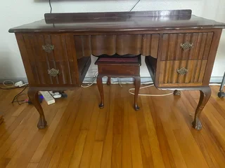 Ball and Claw dresser